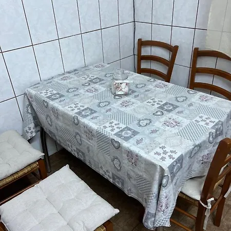 Apartament 3 Camere, Dotat Cu Toate Utilitățile Apartament Bucureşti